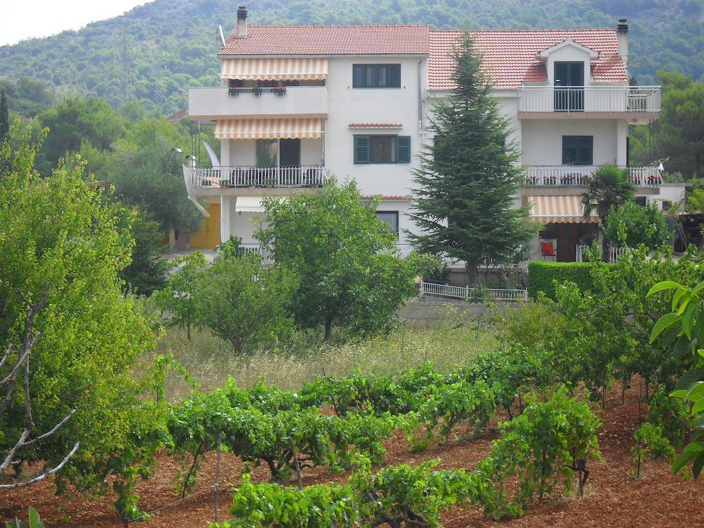 Countryside Family Retreat Apartment Sibenik Luaran gambar