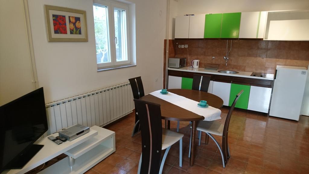 Countryside Family Retreat Apartment Sibenik Luaran gambar