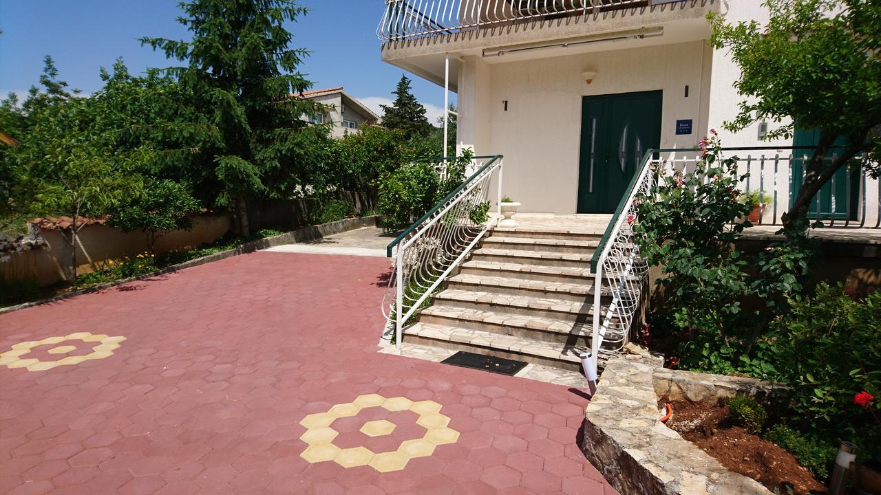Countryside Family Retreat Apartment Sibenik Luaran gambar